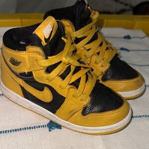 Nike Kids Black and Gold Jordan 1 Sneakers